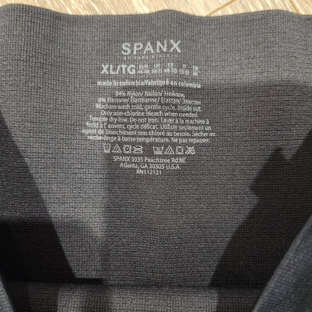 Spanx Look at Me Now Leggings in Black Camo size XL Brand New without tags - Picture 4 of 7